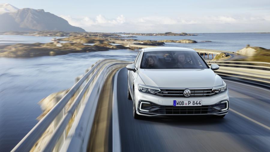  Volkswagen Passat GTE (B8) 2019 года  (WW) (фото 2 из 8)